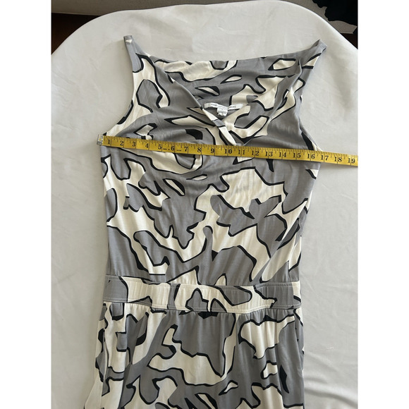 Diane Von Furstenberg Silk Geometric Print Tent Midi Dress Womens Size 6 Gray - Picture 7 of 10